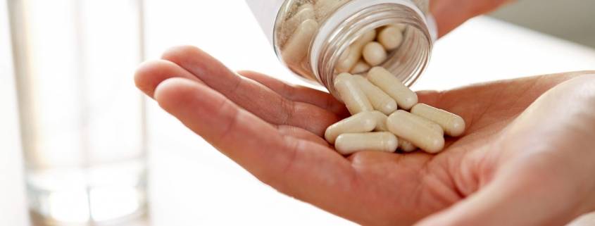 integratori per anziani: un alleato estivo con l'aiuto della badante