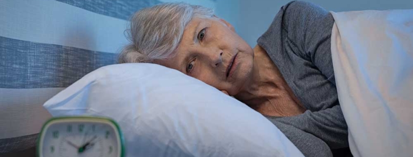 badante e insonnia anziano