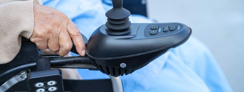 carrozzina e badante