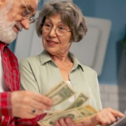 sovvenzioni assistenza anziani